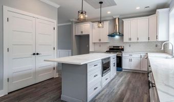 751 Leeward Ave, Beachwood, NJ 08722