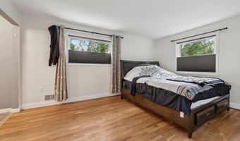 4907 CHANTICLEER Ave, Annandale, VA 22003