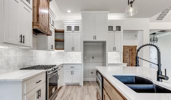 8141 Longbow Dr, Arcadia, OK 73007
