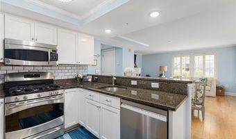 20 Narragansett Ave 602, Narragansett, RI 02882