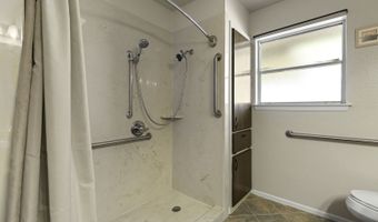 171 Big Oak Dr, Adkins, TX 78101