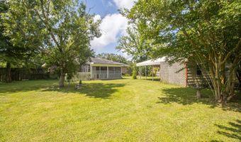 517 Victoria St, Bay St. Louis, MS 39520