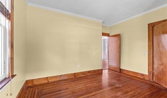 7 Caswell Ave, Newport, RI 02840