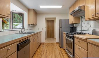 90278 Hill Rd, Springfield, OR 97478