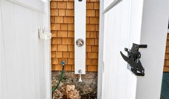 30 Gibson Ave, Narragansett, RI 02882