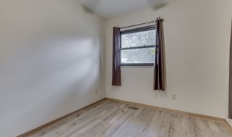 40 Village Rd, Bargersville, IN 46106