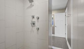 10 Roxbury Rd, Madison, WI 53704