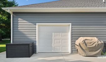 5220 Canyon River Dr NE, Ada, MI 49301