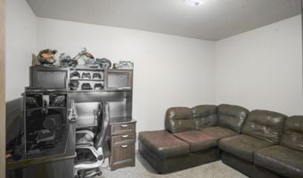 1306 S 12th St, Aberdeen, SD 57401