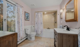 15 Goulart Dr, Bozrah, CT 06334