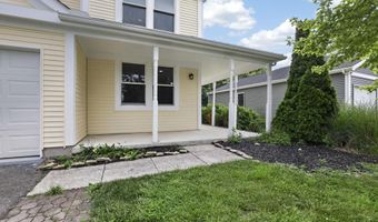 2425 Dunsworth Dr, Columbus, OH 43235
