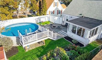 38 Bridgton Rd, Cranston, RI 02910