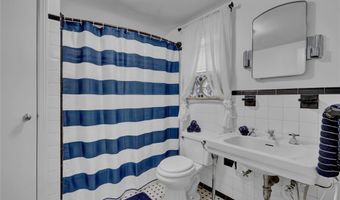 336 Richmond Ave, Amityville, NY 11701