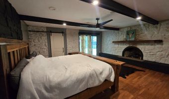889 Old Grandview Rd, Beaver, WV 25813