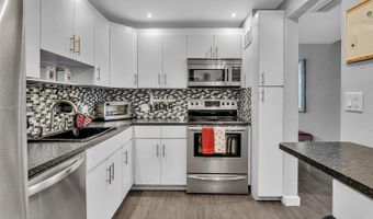 3375 N Country Club Dr 208, Aventura, FL 33180