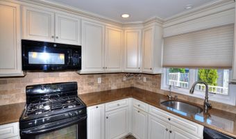 19 Centerboard Dr, Bayville, NJ 08721