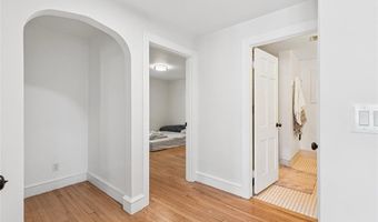 9 Country Pkwy, North Providence, RI 02911