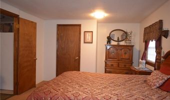 24 W 2nd St, Adrian, MO 64720