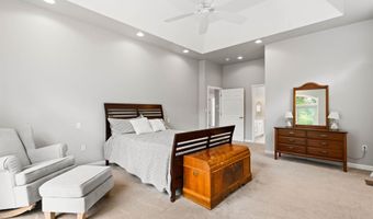 9 Hubbard Rd, Amherst, NH 03031