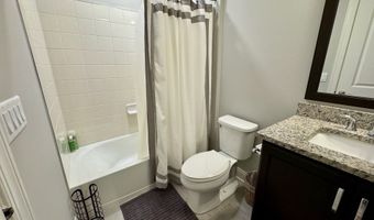 61 Brentwood Cir 66, Danbury, CT 06810