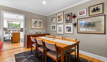 2202 Pine Grove Ct, Ann Arbor, MI 48103