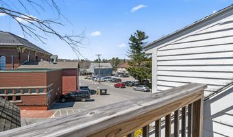 75 Elm St, Damariscotta, ME 04543