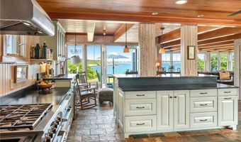 4 Hull Cove St, Jamestown, RI 02835
