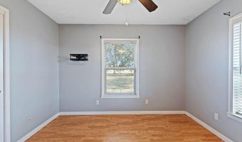 236 Beacon Ln, Atmore, AL 36502