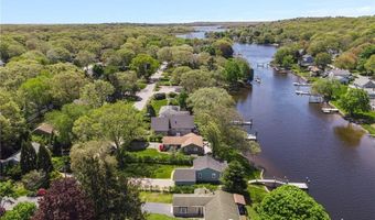 106 N River Dr, Narragansett, RI 02882