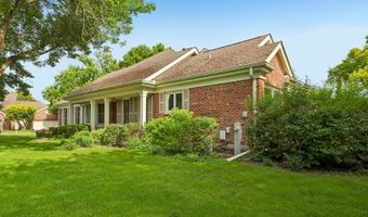 2109 N Charter Point Dr, Arlington Heights, IL 60004