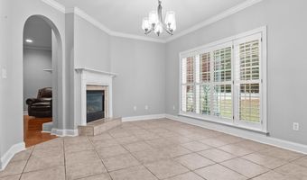 1711 River Pointe Dr, Albany, GA 31707