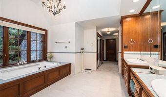 879 N 200 Rd, Baldwin City, KS 66006