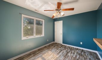 923 S 10th St, Adel, IA 50003