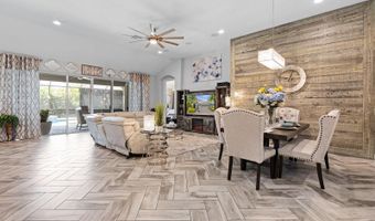 7702 PARADISO Dr, Apollo Beach, FL 33572