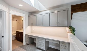 2044 NE Altura Dr, Bend, OR 97701