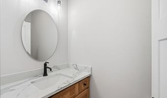 14 Stacey Ln 2, Chester, NH 03036