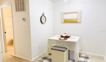 216 AFTON Sq 202, Altamonte Springs, FL 32714