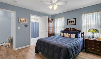 324 E End Ave, Belford, NJ 07718