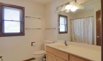 125 E WAYFARER Ln, Appleton, WI 54913