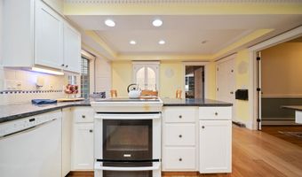 13 Holly Hill Dr, Amherst, NH 03031
