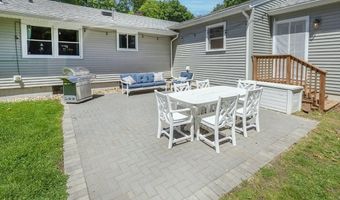 2 Amherst Rd, Andover, MA 01810
