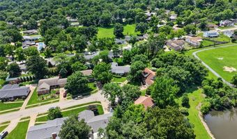6 Helmsdale Ct, Ballwin, MO 63011