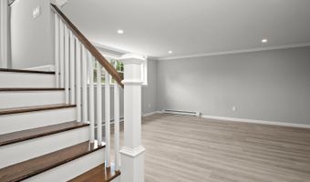 12 Cel Bret Dr, Danbury, CT 06810