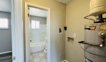 419 Dallas St SE A, Albuquerque, NM 87108