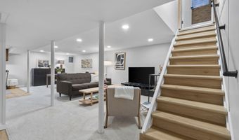 3177 Sunnywood Dr, Ann Arbor, MI 48103