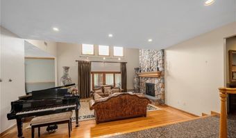 633 Chestnut Hill Rd, Glocester, RI 02814