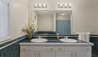 4 Quail Run Dr, Danbury, CT 06811
