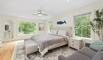 31 Wright Ln, Jamestown, RI 02835