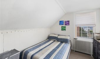 27 Franklin St, Newport, RI 02840