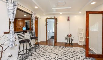 304 Oak St, Angola, IN 46703